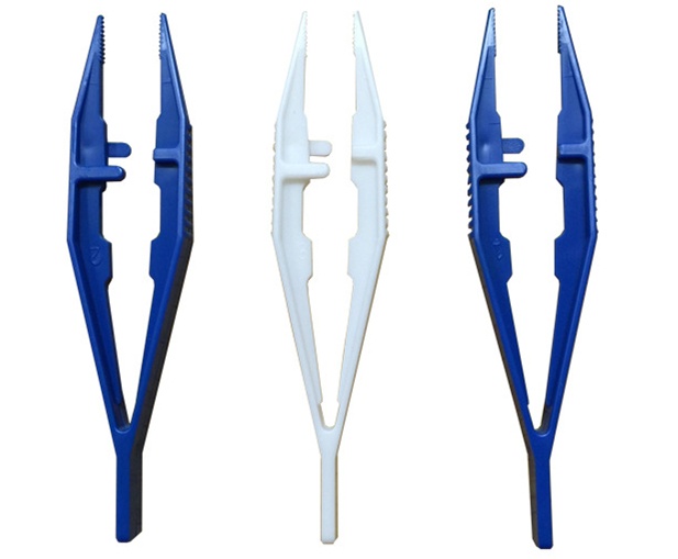 Plastic forceps