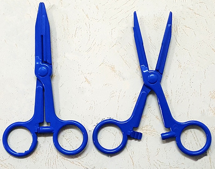 Plastic scissors