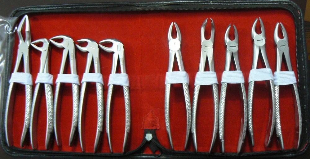 Dental extraction set