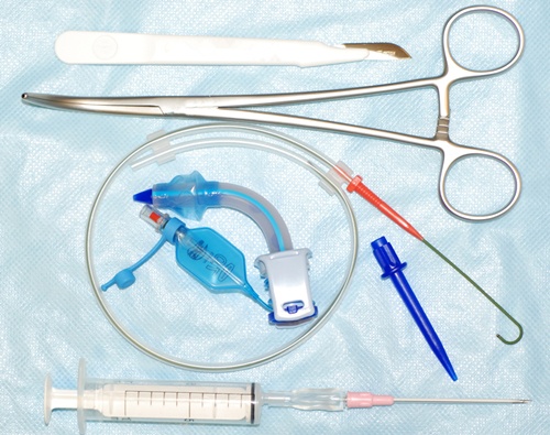 Tracheostomy set