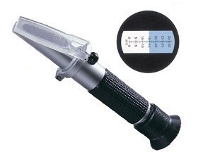 Handheld refractometer